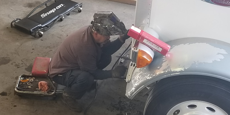 Truck Contractor doing maintenance service